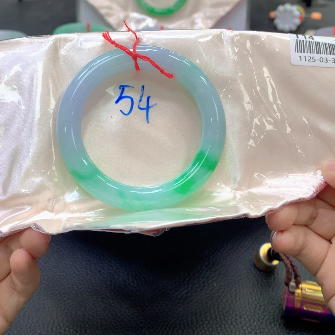 翡翠未镶嵌手镯30