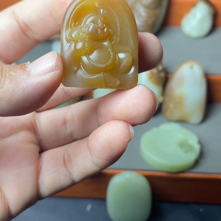 ～***～和田玉未镶嵌颈饰