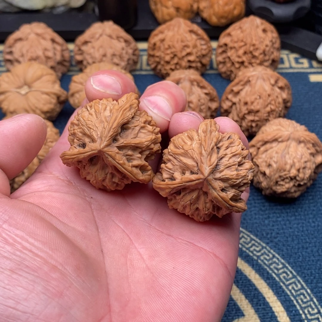 小***晴文玩核桃吊坠三棱37