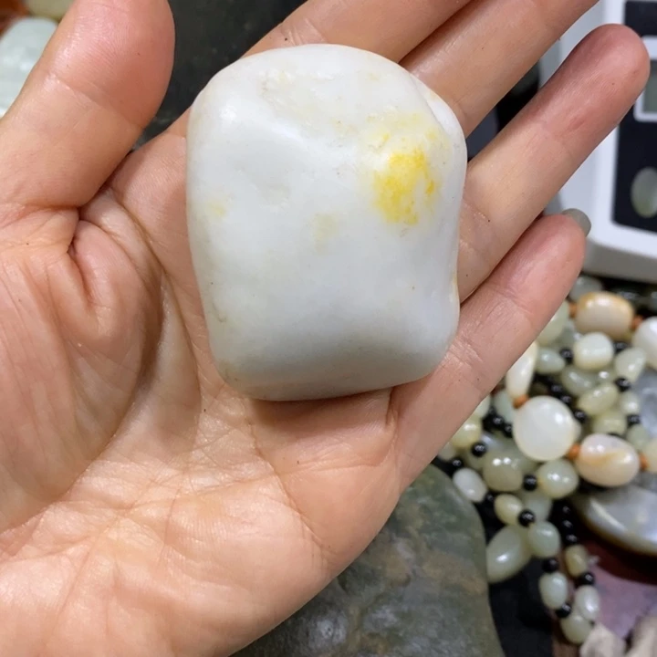 未镶嵌和田玉（糖玉）挂件