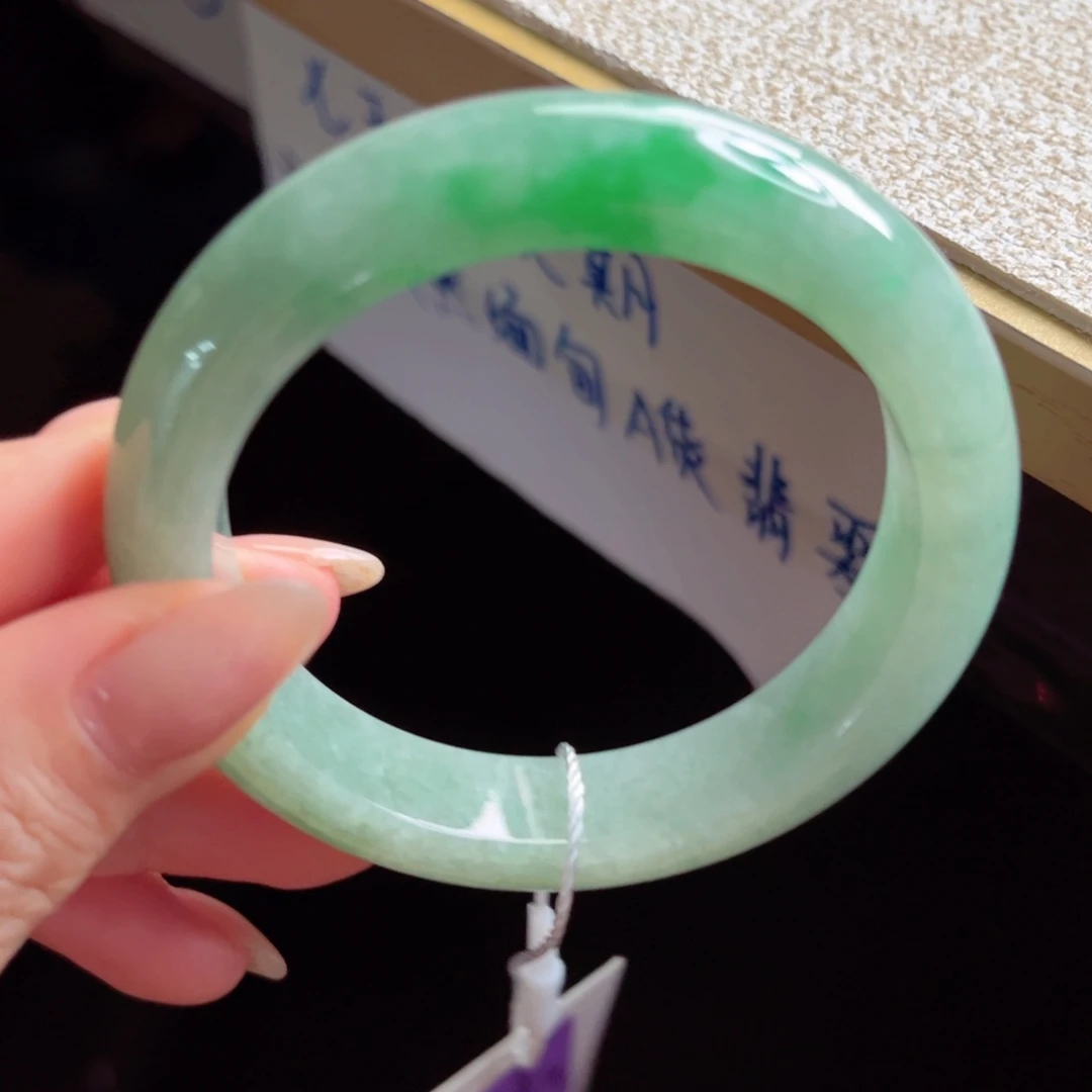 翡翠未镶嵌手镯手镯