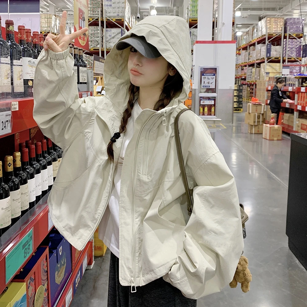 超好看米色短外套女小个子2025秋冬新款时尚洋气冲锋衣韩系上衣潮