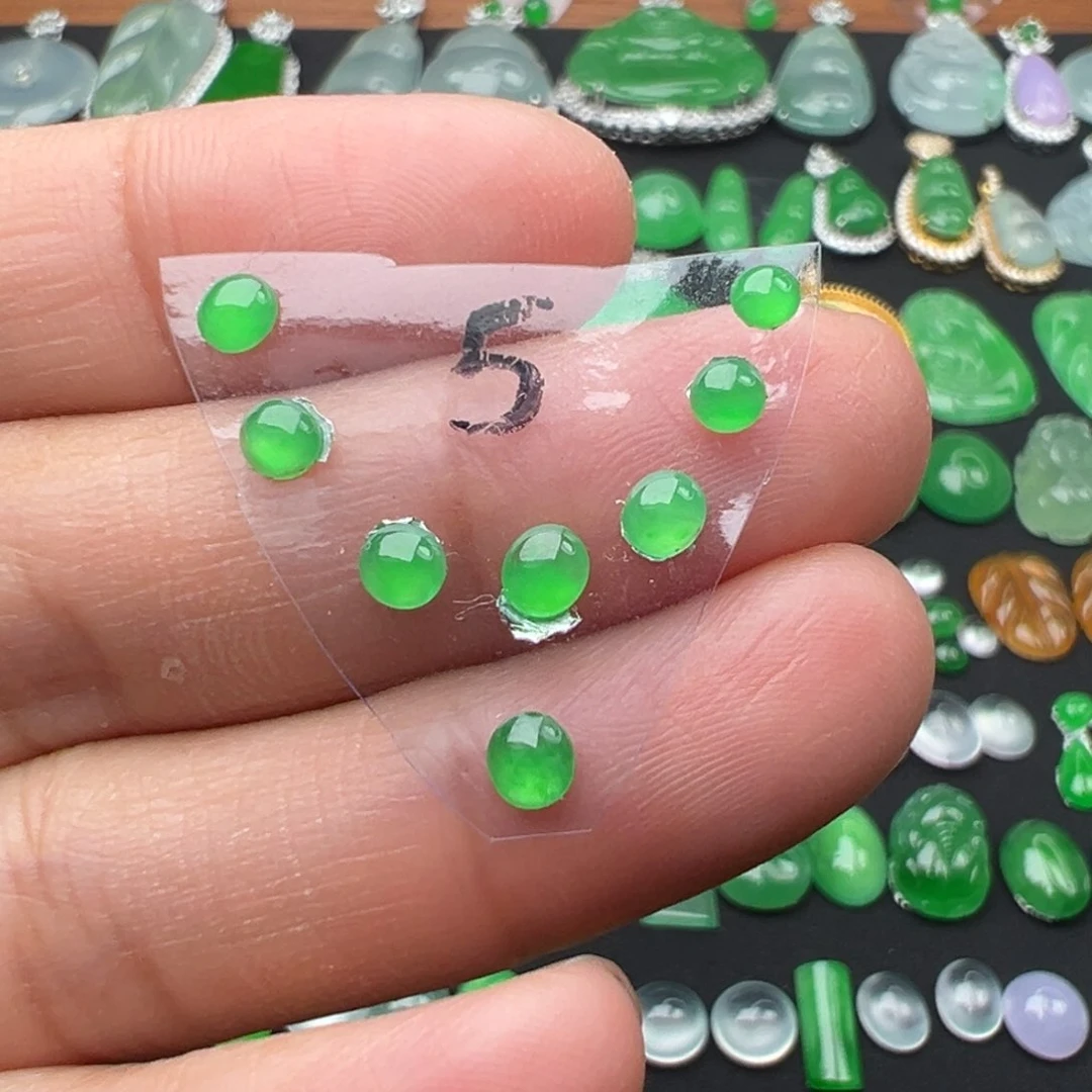 翡翠颈饰未镶嵌蛋3.9