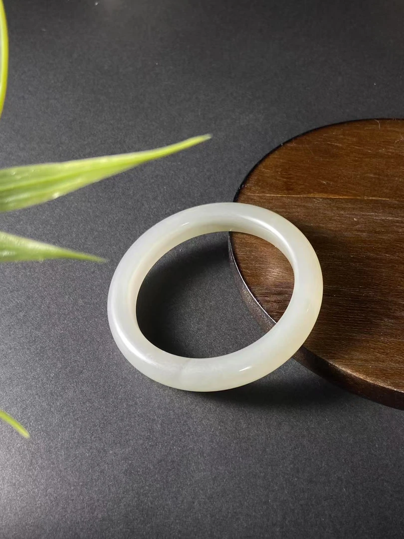 【歌瑞缇珠宝】G153和田玉烟紫手镯--多样发其一