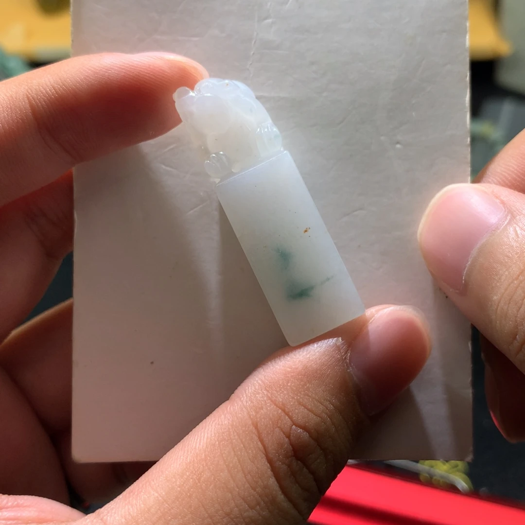翡翠未镶嵌颈饰000