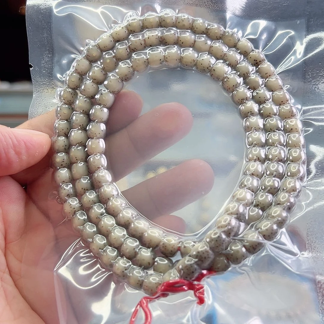 星月菩提手串7.5*6.5玉化冰透