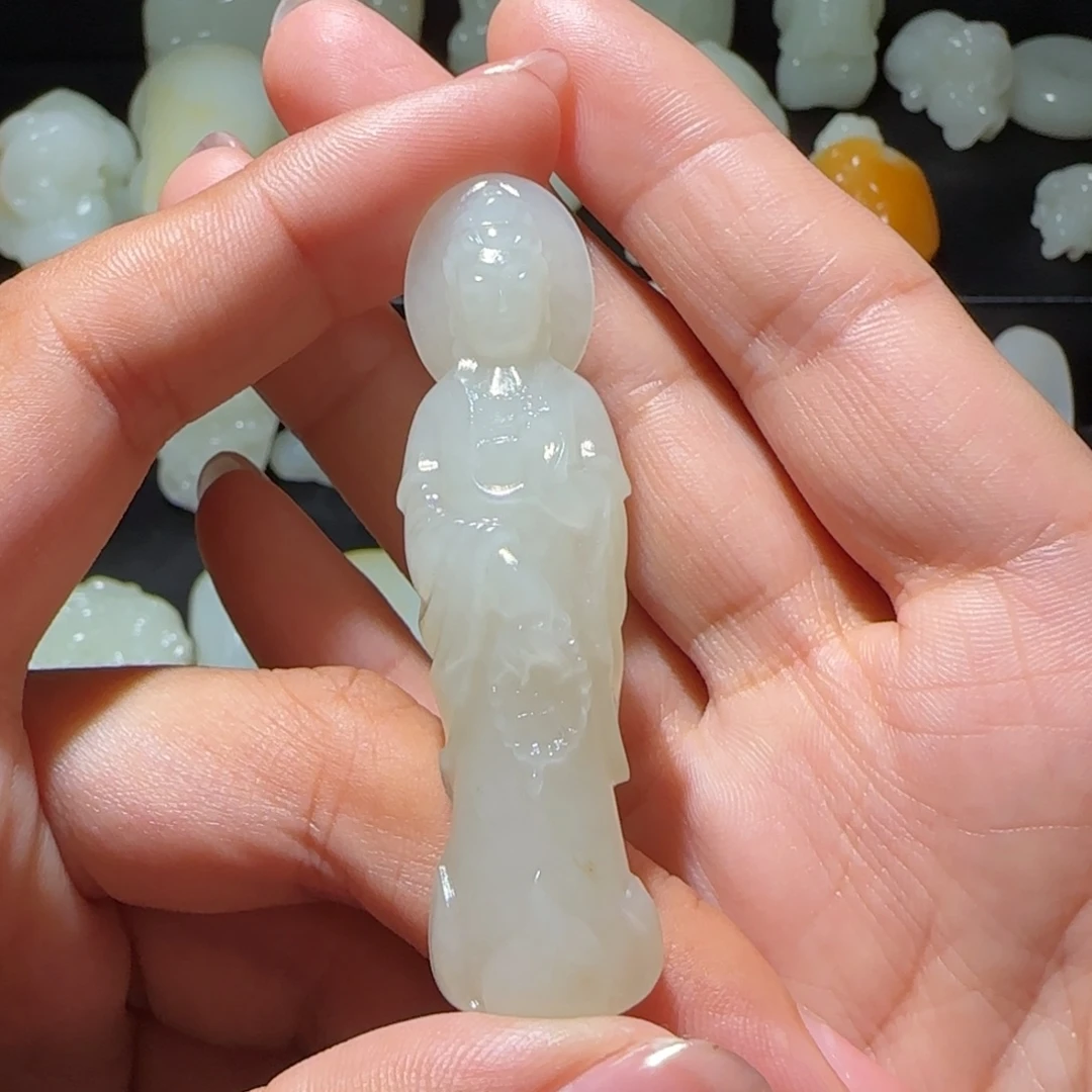 蒙***阁和田玉未镶嵌颈饰