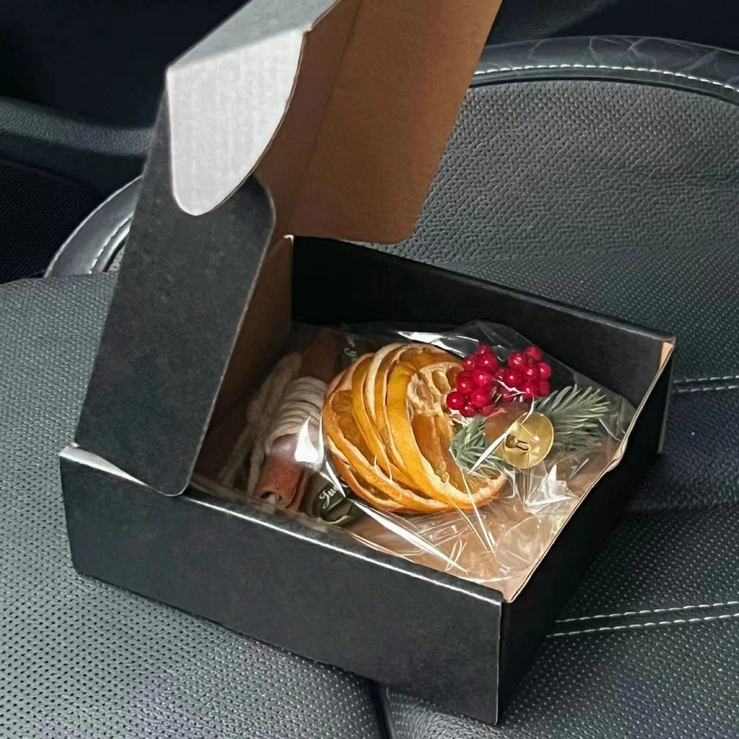 XB834 圣诞装饰挂件橙子香心想事橙车挂松果款(成品礼盒装)