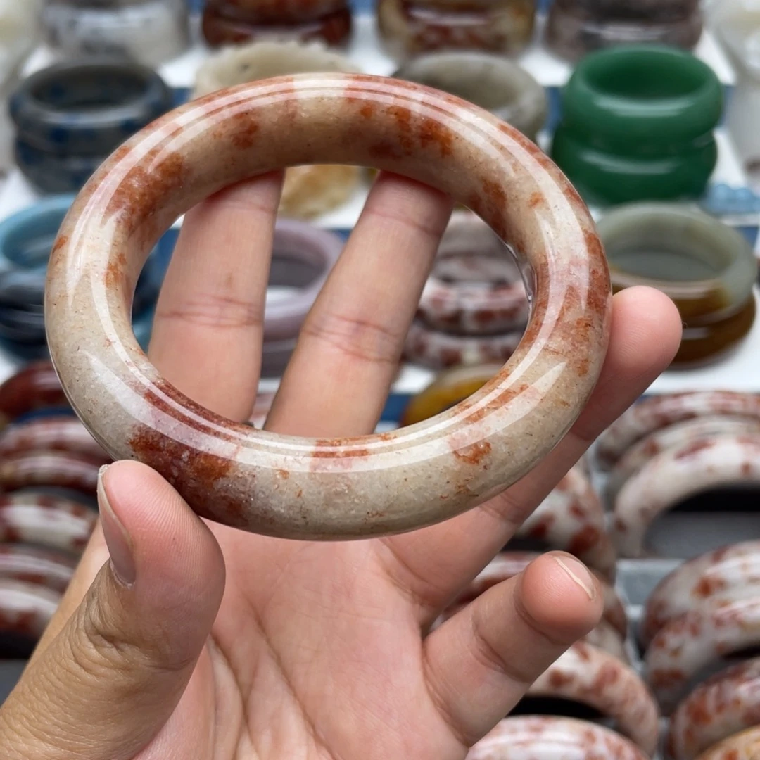 平***姐石英岩玉手镯未镶嵌