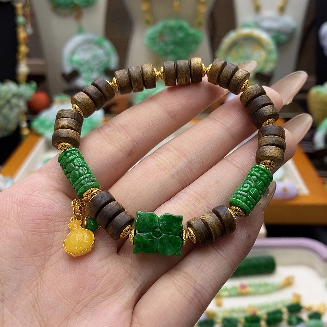 颈饰未镶嵌翡翠手链