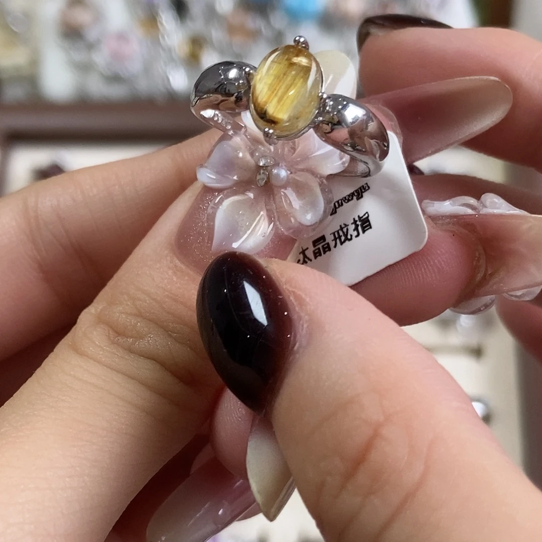 羊***秋银S925镶嵌戒指烟晶钛晶150