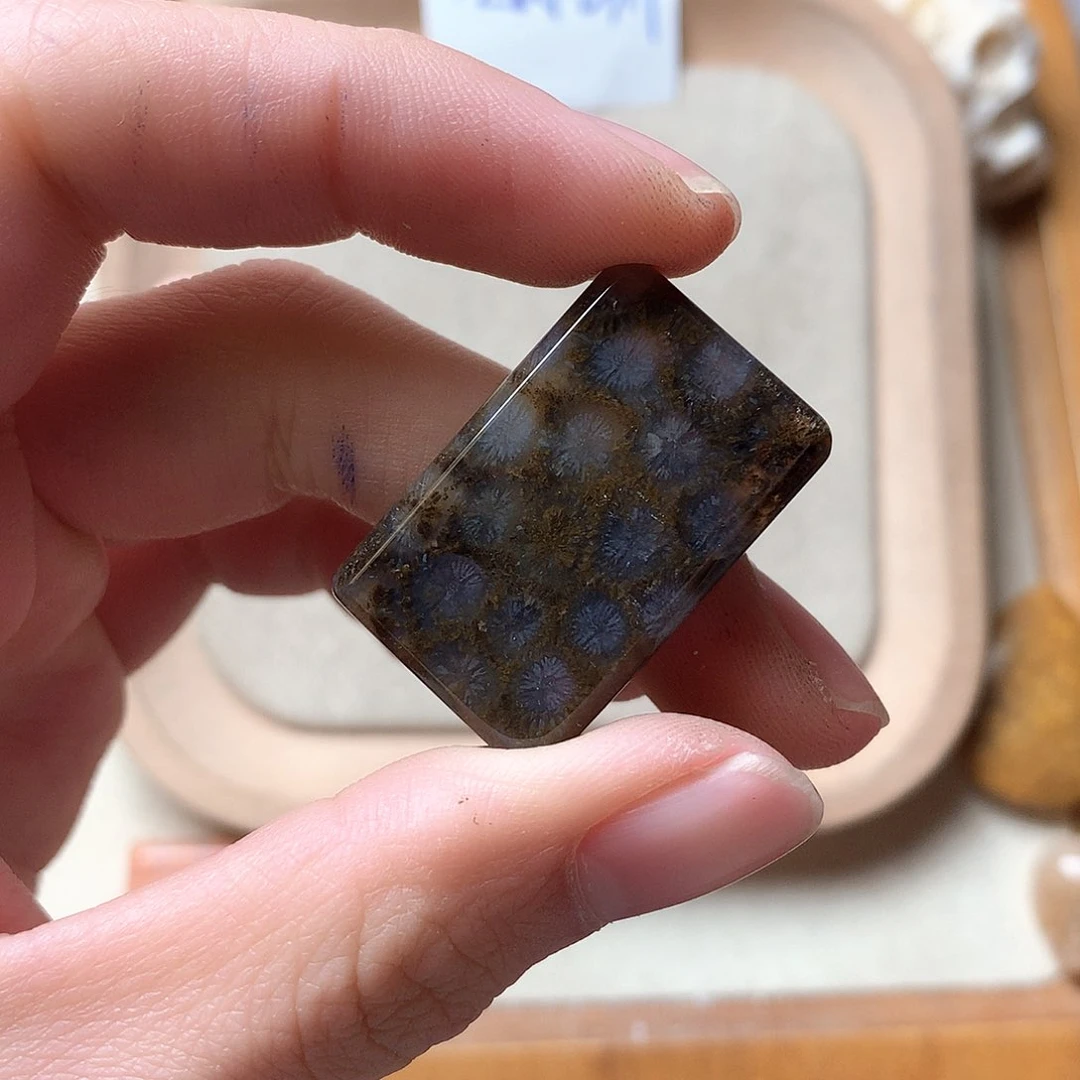 石英质玉颈饰未镶嵌時*