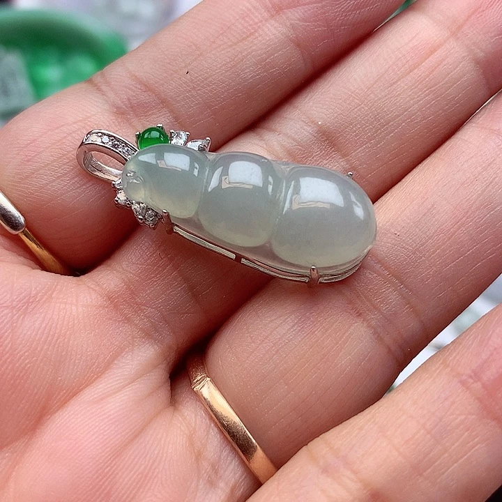 翡翠银S925镶嵌颈饰翡翠