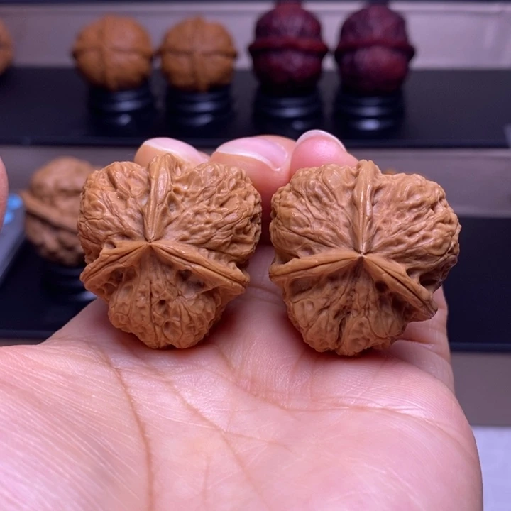把件文玩核桃磐石三楞52