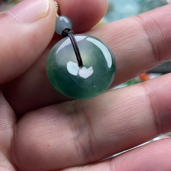 榴***莲翡翠未镶嵌颈饰挂件