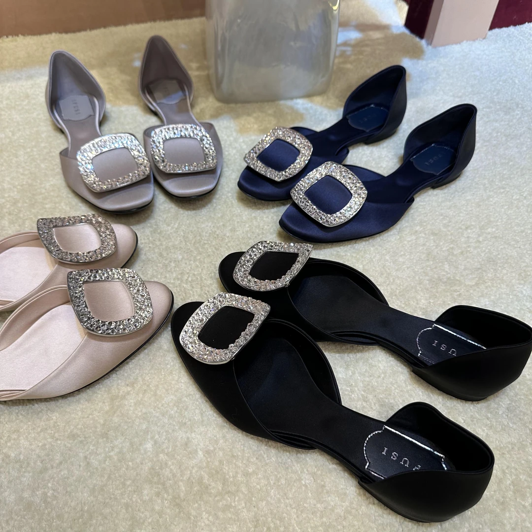 百搭平底浅口法式圆头方扣水钻女单鞋32-1