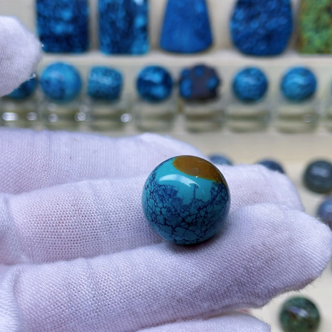 绿松石未镶嵌颈饰