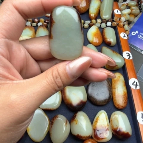 和田玉颈饰未镶嵌J****哥