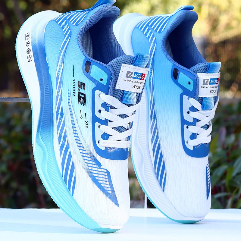 春夏季学生潮流跑步鞋男透气防臭网面运动鞋软底耐磨休闲旅游潮鞋