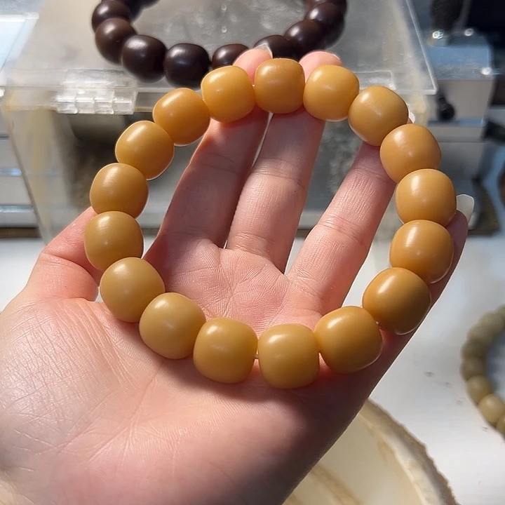 总****手串白玉菩提黄色