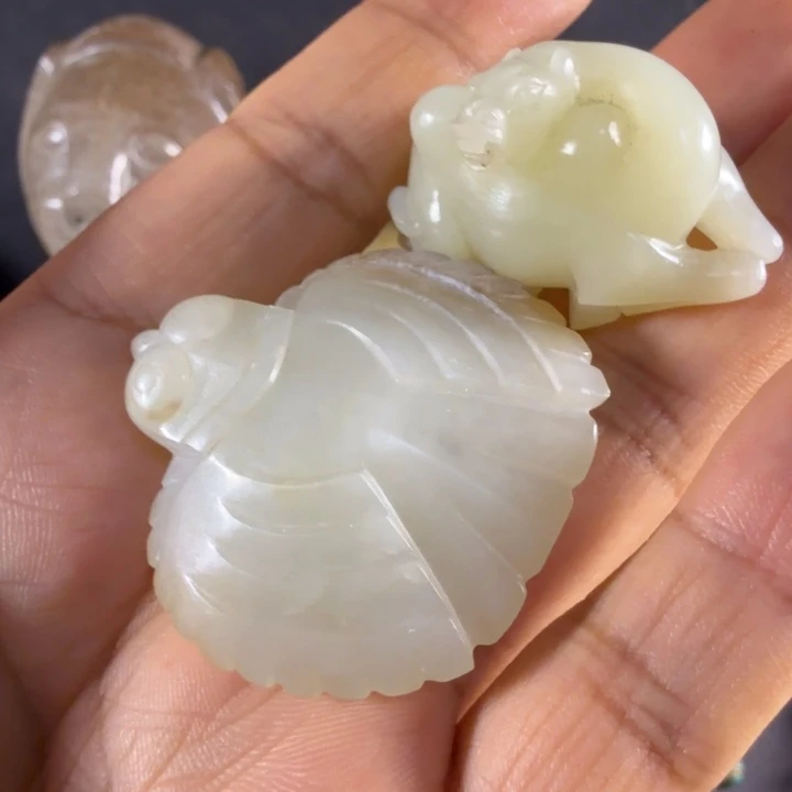 原***侠和田玉未镶嵌车挂