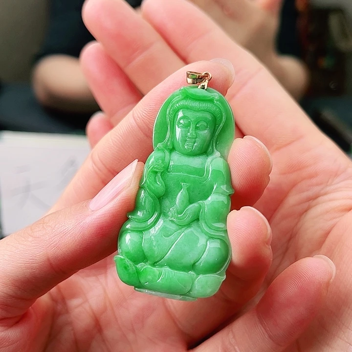 翡翠18K金镶嵌颈饰缅甸翡翠