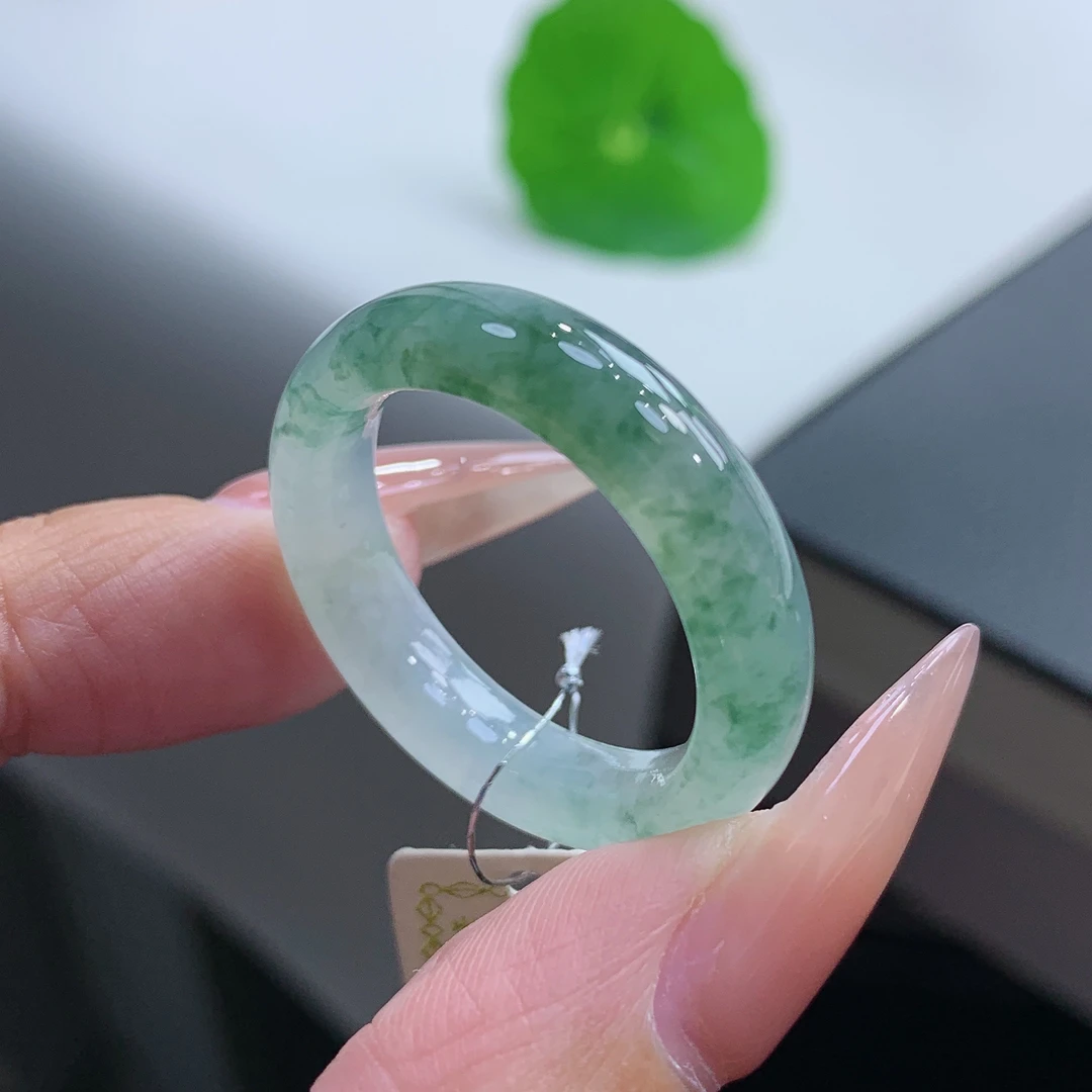 27-28圈口 缅甸天然A货 冰种飘绿花翡翠戒指大圈口21.7-6.2-4.3