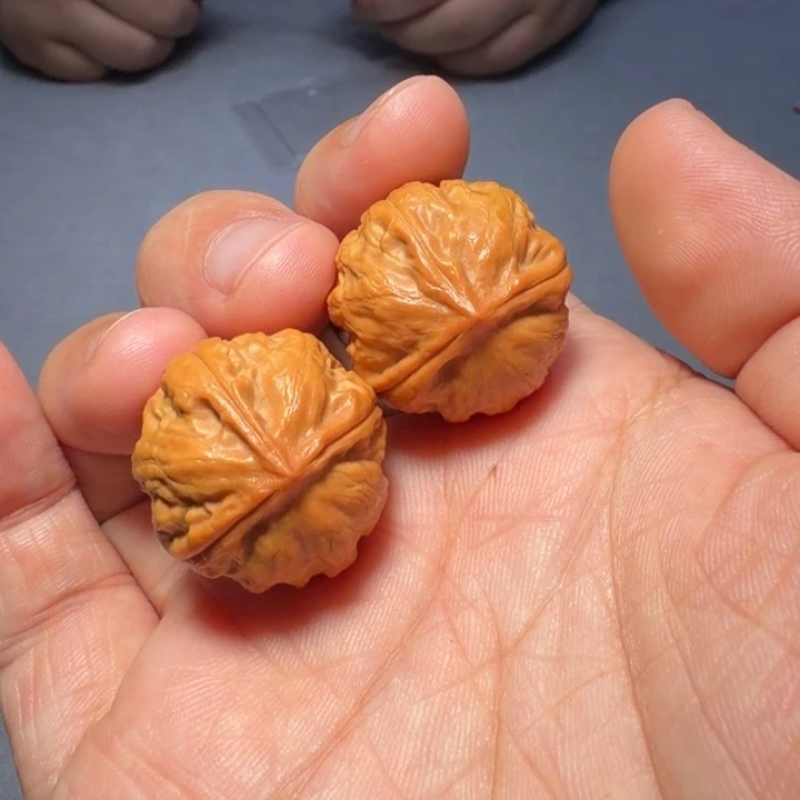 文玩核桃把件三棱6692