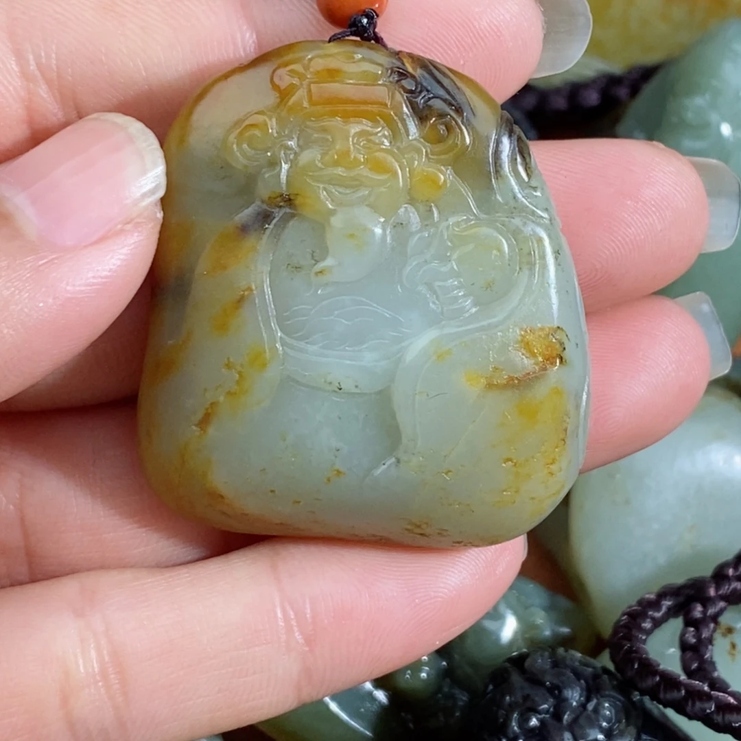 小***！和田玉未镶嵌颈饰