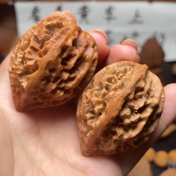 文玩核桃把件鸿运当头