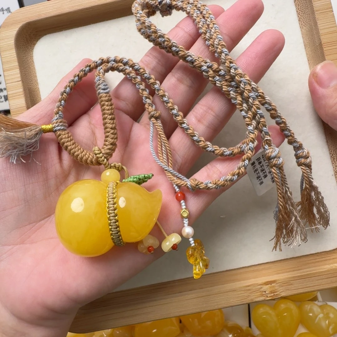 蜜蜡未镶嵌珠宝奇石有瑕疵，超过七天不退不换