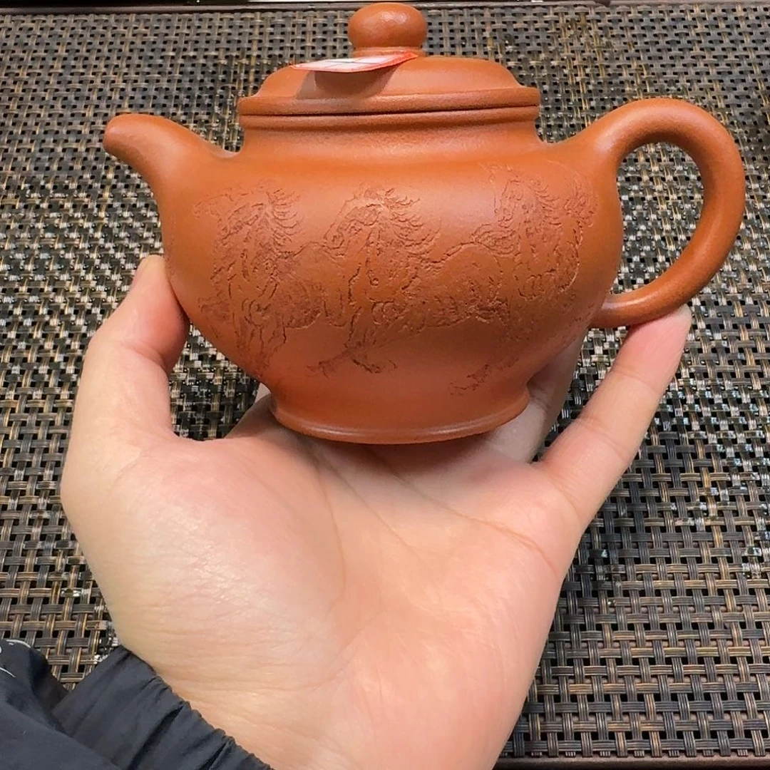 1***光1号大红泥大亨多只400CC刻绘八骏微微瑕