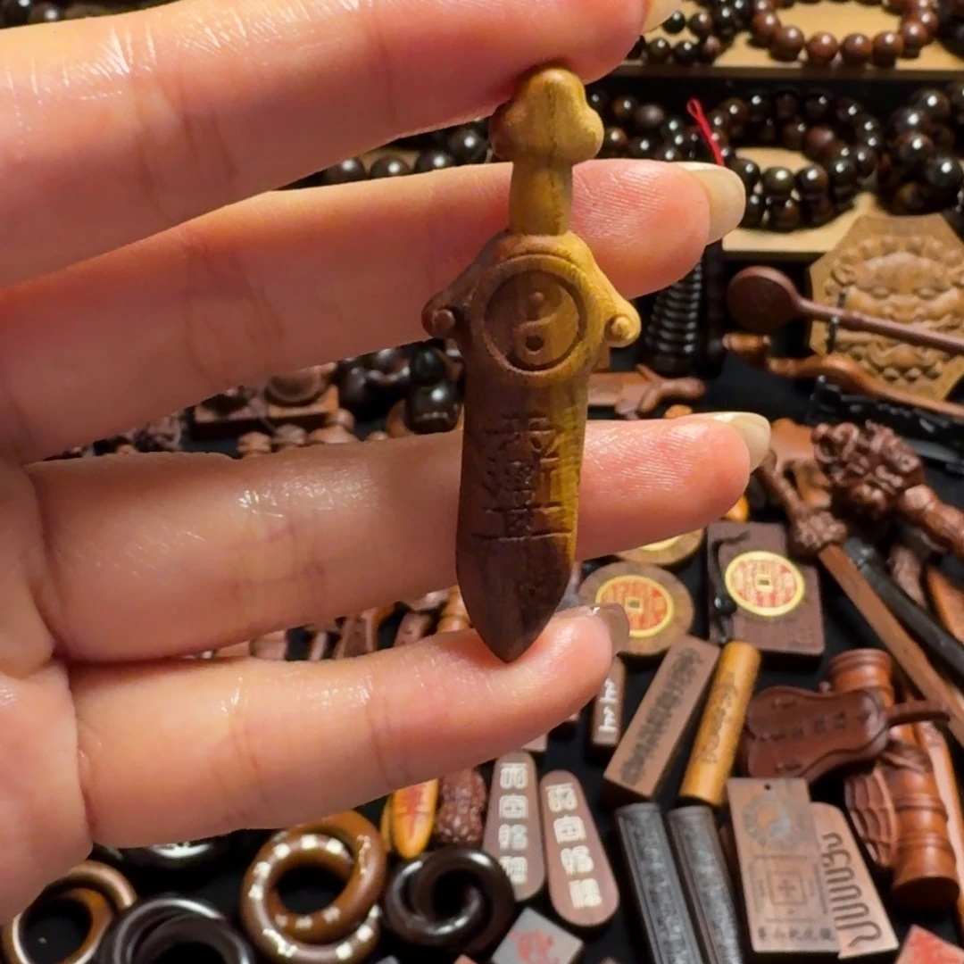 木大**?桃木讳字小剑一物一拍