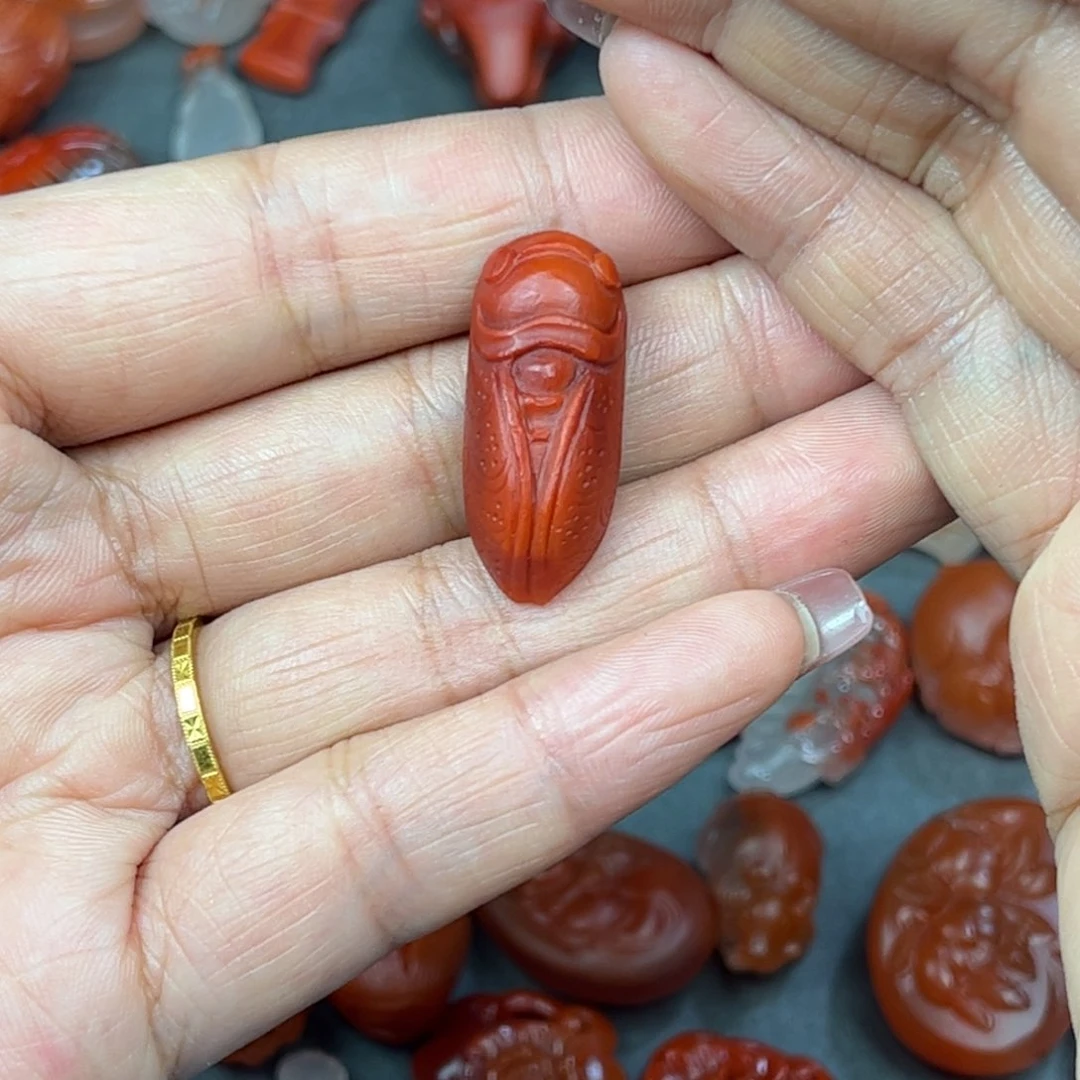 南红玛瑙吊坠未镶嵌