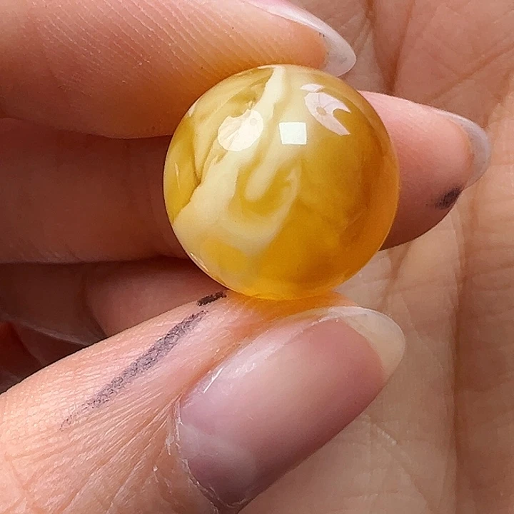 蜜蜡未镶嵌珠宝奇石