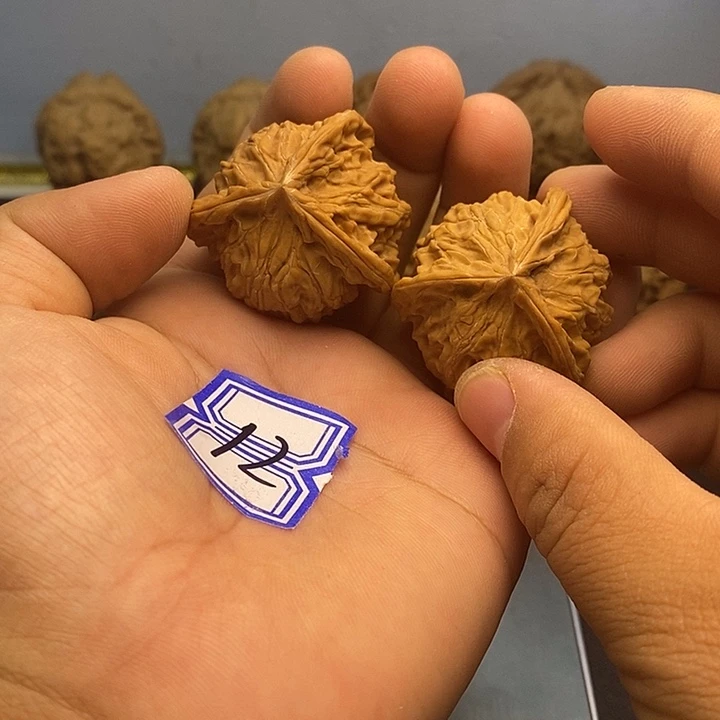 文玩核桃吊坠37三棱