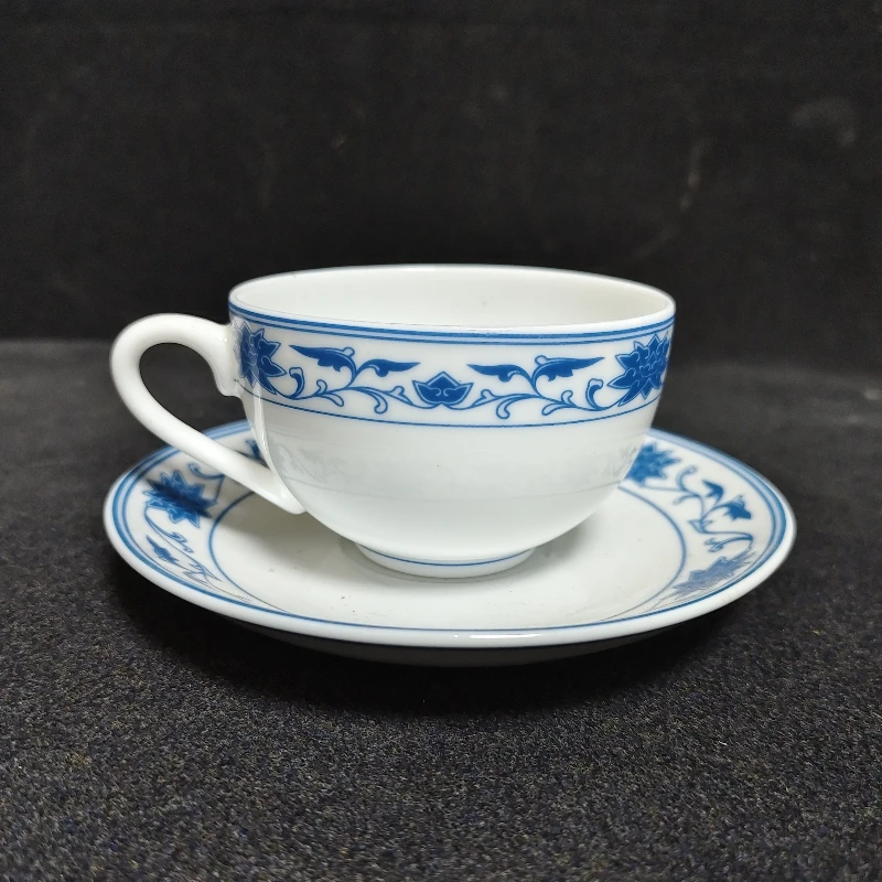 景德镇青花200ml茶杯釉下彩一束青莲咖啡杯功夫茶具陶瓷摆件传统