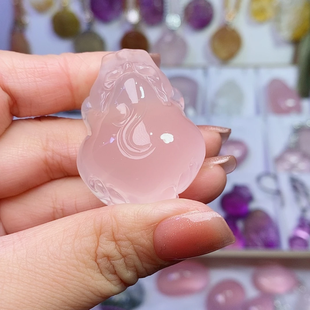 珍****吊坠(赠链)水晶未镶嵌