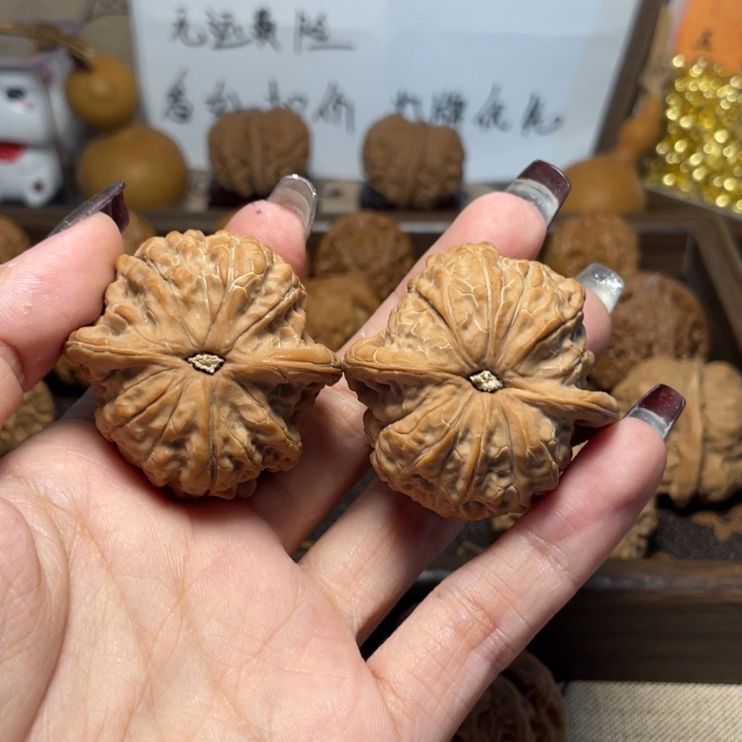 文玩核桃把件血麒麟文玩核桃