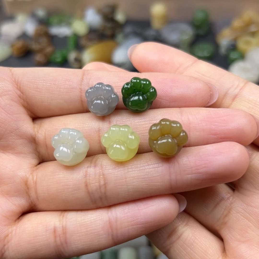 和田玉未镶嵌颈饰98一个多样性发其一