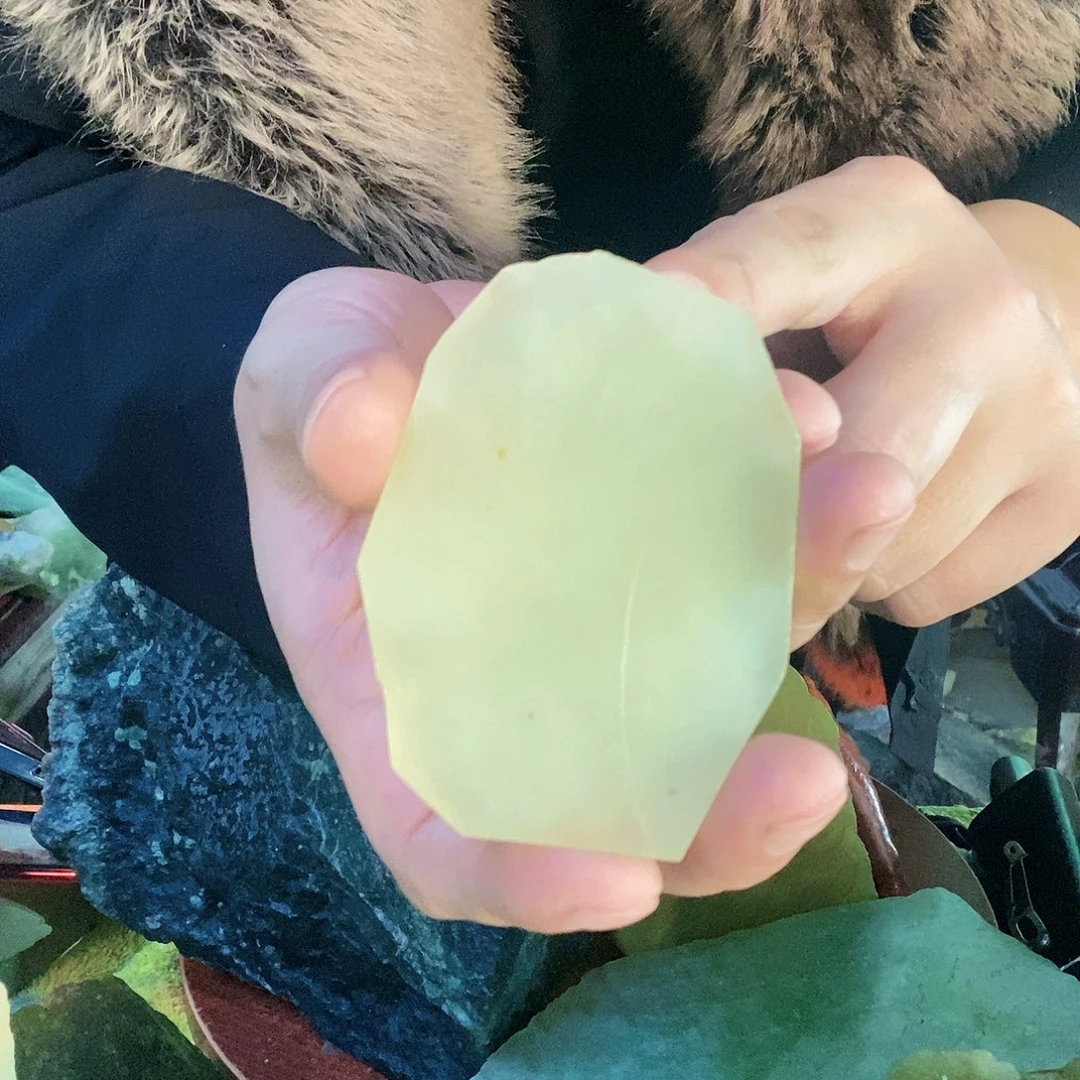 蛇纹石玉未镶嵌珠宝奇石