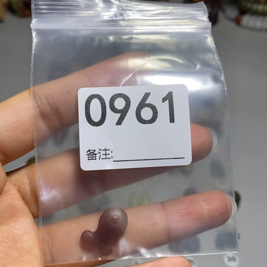 颈饰未镶嵌透闪石质玉醉**烟