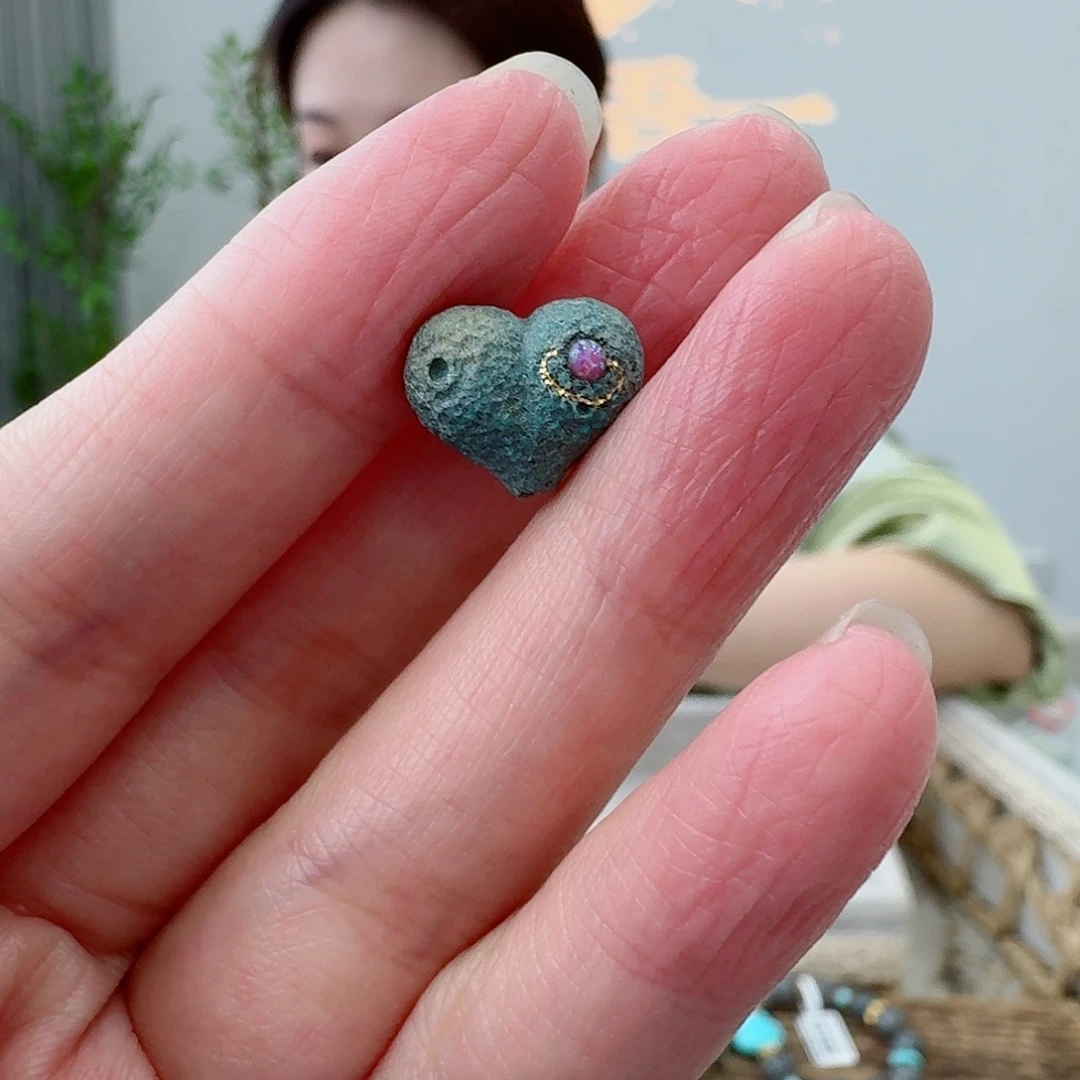 绿松石未镶嵌珠宝奇石