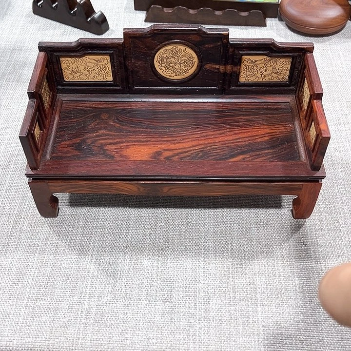 琉璃手工艺品红木工艺品雕刻工艺
