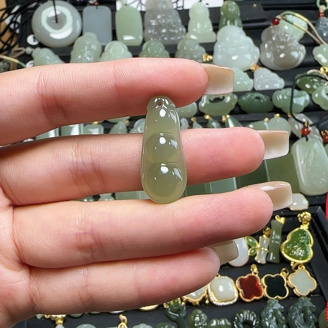 颈饰未镶嵌和田玉