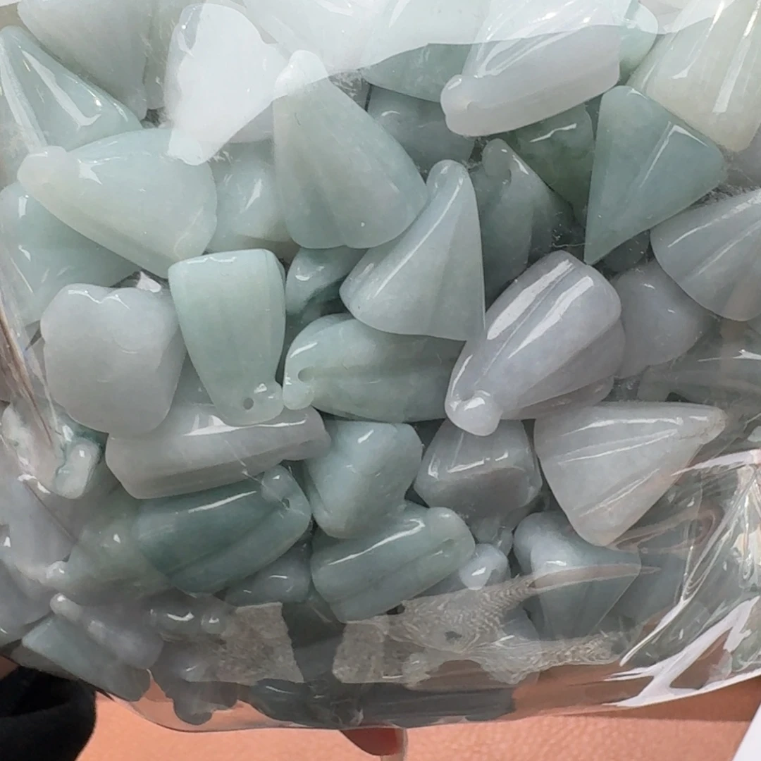 未镶嵌挂件翡翠福利3个，不包邮，拍邮费发货