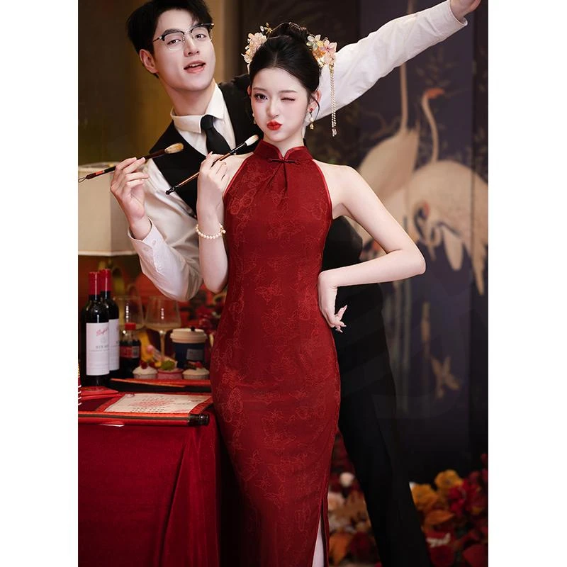 高档挂脖旗袍女新中式2025新款订婚礼服红色中式新娘晨袍修身夏季