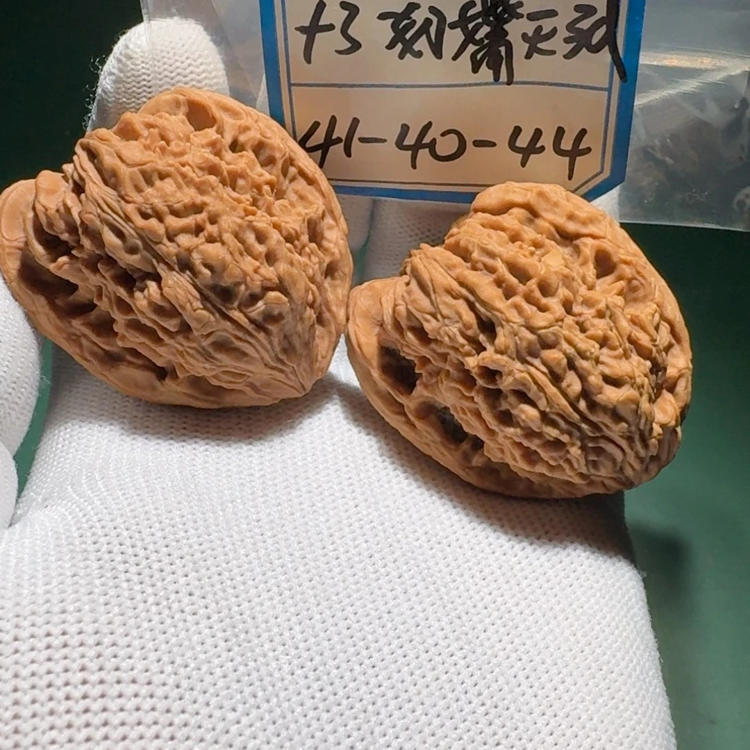 B***u吊坠文玩核桃8号天残h