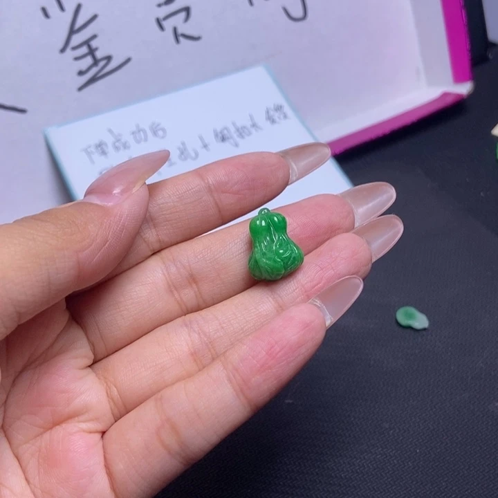 翡翠未镶嵌颈饰无镶嵌03