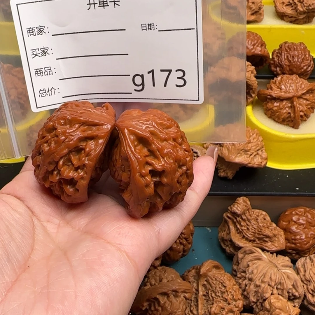 把件桃核蛇王的故事